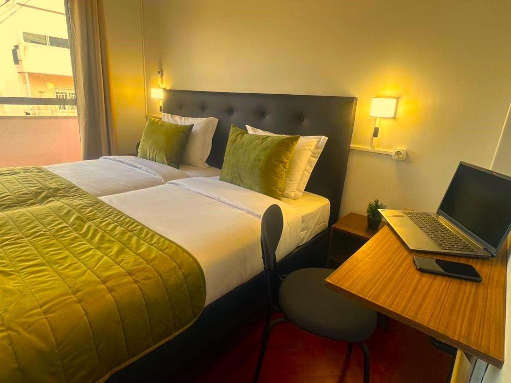 Lisabonna Guest House Amadora Eksteriør billede